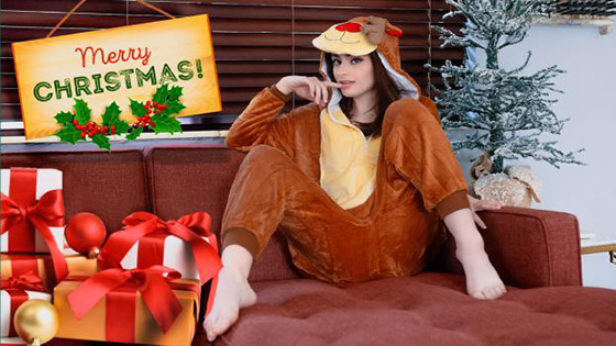 ExxxtraSmall Reese Robbins The Tiniest Reindeer 12 30 2021 - AC Server